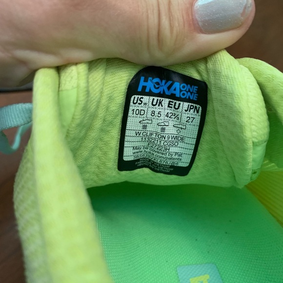 Women’s Hokas Clifton 9 - Picture 2 of 4